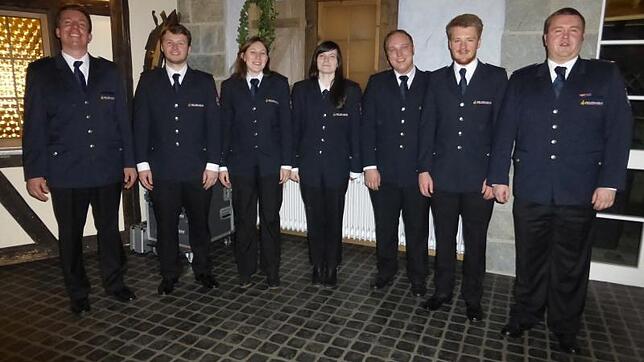 Wahlen und Beförderungen bei der Abteilung der Freiwilligen Feuerwehr Nordhalden, unser Bild zeigt von links Abteilungskommandant Martin ...