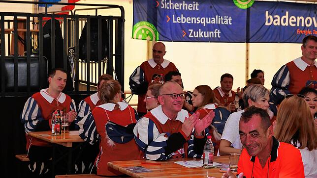 Bild 17: Waldshuter Chilbi 2025: Volles Haus beim 57. Wunschkonzert des Musikzugs St. Florian - das sind die schönsten Bilder