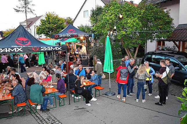 Bild 19: Dingelsdorf feiert sein Herbstfests 2025: So ausgelassen ist die Stimmung am Samstag