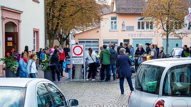 Auch in Waldshut fahren viele Eltern ihre Kinder mit dem Auto zur Unterricht, wie diese Zeitung vor zwei Jahren berichtete und als ...