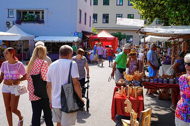 Bild 30: Bunte Vielfalt auf dem Marktplatz