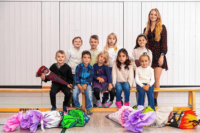Erster Schultag für die Kinder der Außenstelle der Peter-Thumb-Gemeinschaftsschule in Duchtlingen mit Klassenlehrerin Constanze Hiller.
