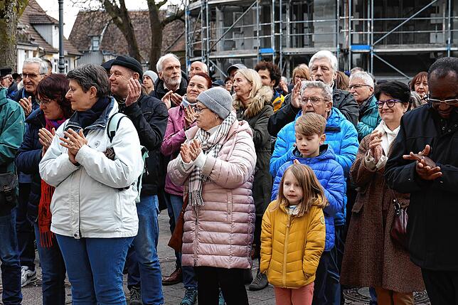 Bild 12: Verschiedene Glaubensgemeinschaften setzen Zeichen gegen Diskriminierung und Gewalt