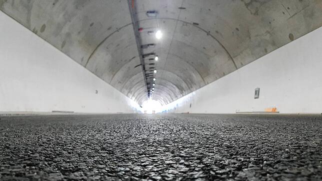 Im Herrschaftsbucktunnel Rheinfelden (hier ein Bild vor der Eröffnung) stehen vom 24. bis 28. April Wartungsarbeiten an. (Archivbild ...