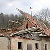Der Buchhof im Außenbereich von Fützen ist auch drei Jahre nach dem Tornado im Mai 2015 noch eine Ruine. Der Aufbau verzögert sich wegen ...