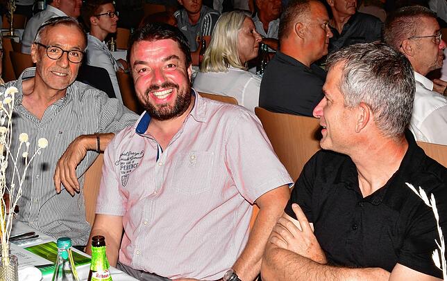 Bild 15: Schiedsrichter im Fußballbezirk Hochrhein feiern ihren 100. Geburtstag
