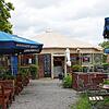 Die Seebar am Radolfzeller Seeufer neben dem Konzertsegel. Eigentlich sollte sie einem Neubau weichen &ndash; doch jetzt gibt es ...