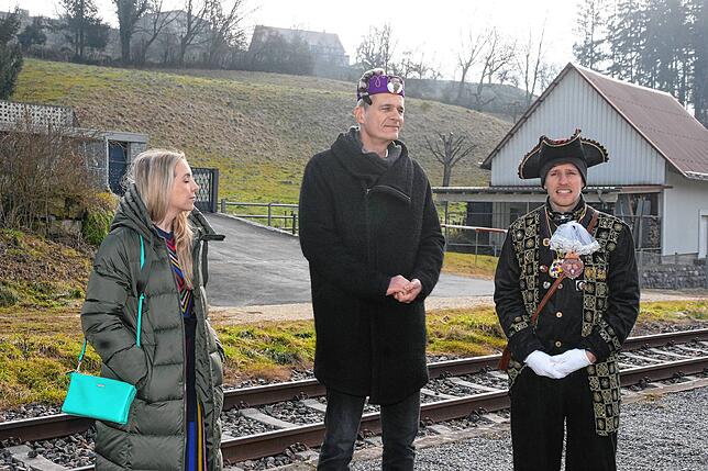 Bild 8: Erster Halt nach 50 Jahren! Bilder von der Eröffnung des Haltepunktes Zizenhausen