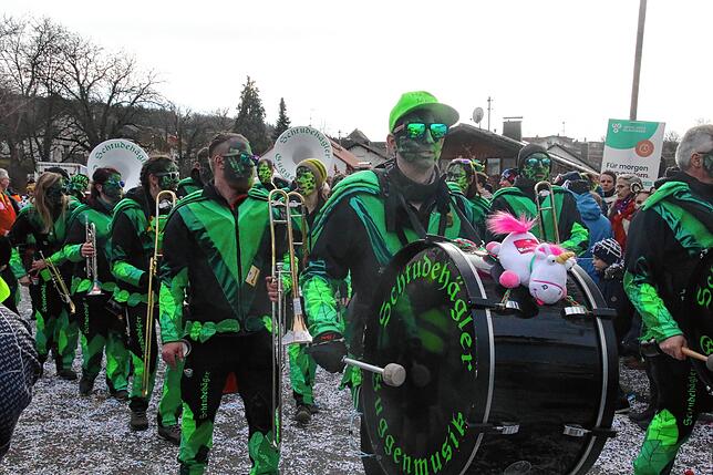 Der Schwerzener Fasnachtsumzug ist auch für seine musikalische Vielfalt berühmt. Musikvereine und Guggys gab es am Sonntag wieder in ...