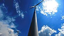Foto: Federico Gambarini/dpaWindkraft: Wichtig für die Energiewende, schädlich für den Tourismus?