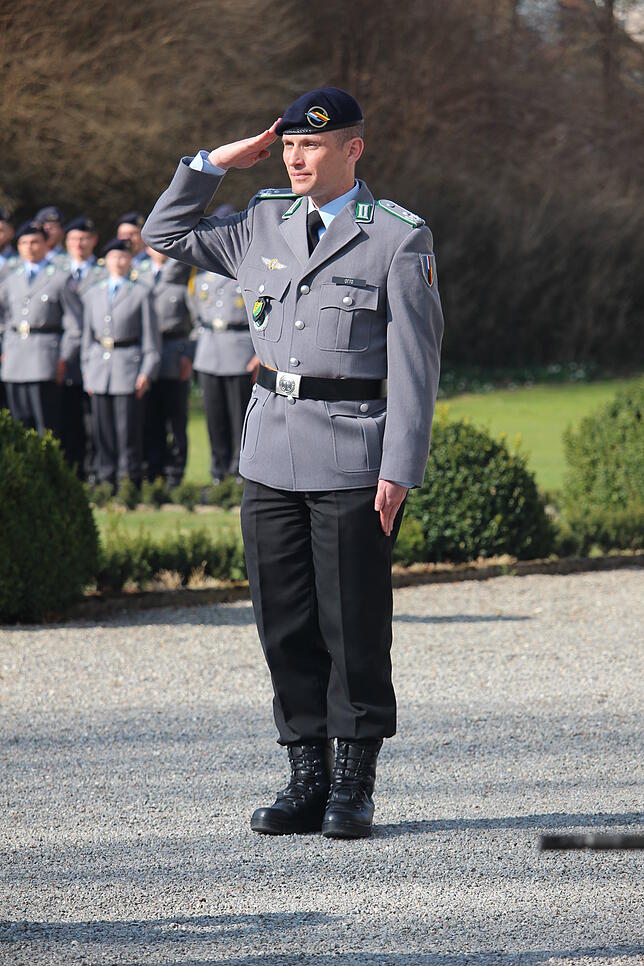 Oberstleutnant Wolf Rüdiger Otto übergibt das Kommando des Jägerbataillons 292.