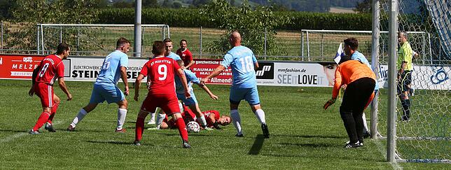Bild 28: SV Jestetten setzt sich im Pokal-Derby mit 4:2 bei der SG Lottstetten/Altenburg durch