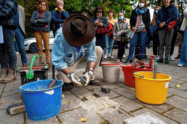 Bild 18: Nun liegen sie auch in VS: Die ersten 18 Stolpersteine zum Gedenken an Villinger Juden sind am Mittwoch verlegt worden