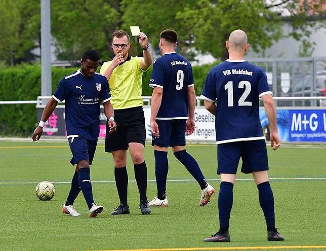 Bild 13: FC Wallbach holt die Punkte mit dem 1:0 beim VfB Waldshut &ndash; und wir haben Bilder!