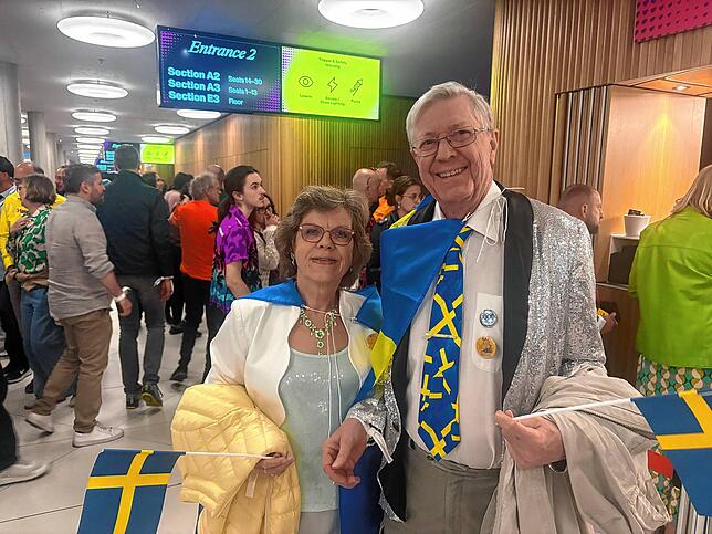 Bild 4: Der ESC in Basel: So bunt sind die Kostüme der Fans