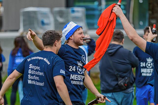Bild 9: SG Stühlingen/Weizen siegt 5:1 beim FC Geißlingen und feiert den  Meistertitel – wir haben Fotos!