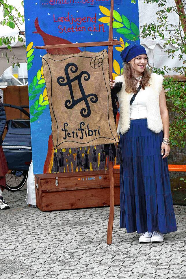Bild 1: Tausende Besucher tauchten beim siebten "Stettener Spectaculum", 25.-27. Juli, ins Mittelalter ein