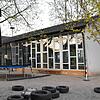 Der Kindergartens Bienenkorb wird energetisch saniert, ohne dass der Baumbestand darunter leidet.