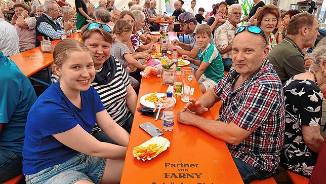 Bild 4: Bilder vom Dorffest: Bestes Wetter und beste Stimmung beim Dorffest in Limpach im Deggenhausertal