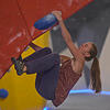 Lena Kärchan aus Pfaffenweiler gewinnt beim ersten Schwarzwälder Bouldercup souverän die Damenkategorie. Bild: Sprich