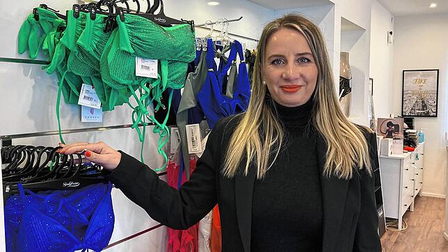 Katharina Bölle verkauft in ihrem Geschäft in der Rathausstraße 2 in Schwenningen Dessous und Bademode. Ein Jahr nach einem Einbruch ...