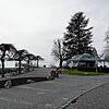 Das gesamte Gebiet an der Schiffsanlegestelle soll saniert werden: der Westhafen (links), das Sanitärhäuschen (Mitte), der Spielplatz ...