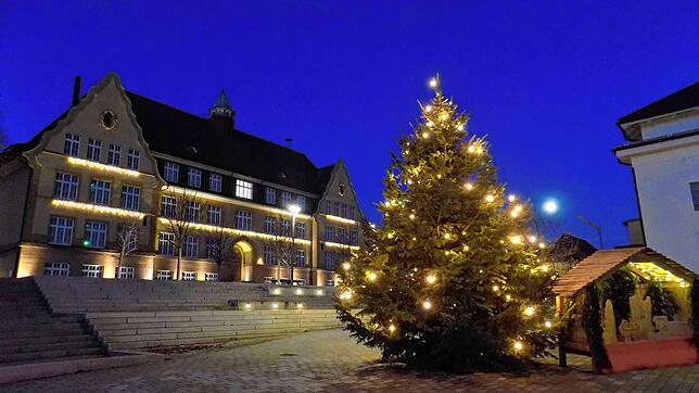 Ganz so schön wird es dieses Jahr an Weihnachten in der Murger Ortsmitte nicht funkeln. Die Beleuchtung öffentlicher Gebäude ist laut ...