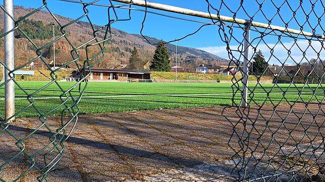 Wer spielt hier illegal Fußball? Die Stadt scheint ratlos. Wer ist verantwortlich?