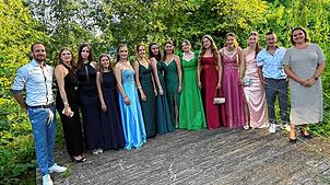 Die Klasse SGGG (Gesundheits- und Sozialwissenschaftliches Gymnasium, Profil Gesundheit): Jana Bucher, Amelie Canic, Marisa de Almeida ...