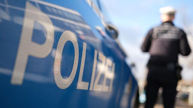 Bei einem Unfall mit einem Bus sind 14 Menschen verletzt worden. (Symbolbild)