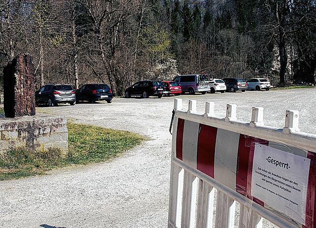 Der Versuch, über die Osterfeiertage den Besucherzustrom durch die Sperrung der Parkplätze einzudämmen, scheiterte. In Thiergarten ...