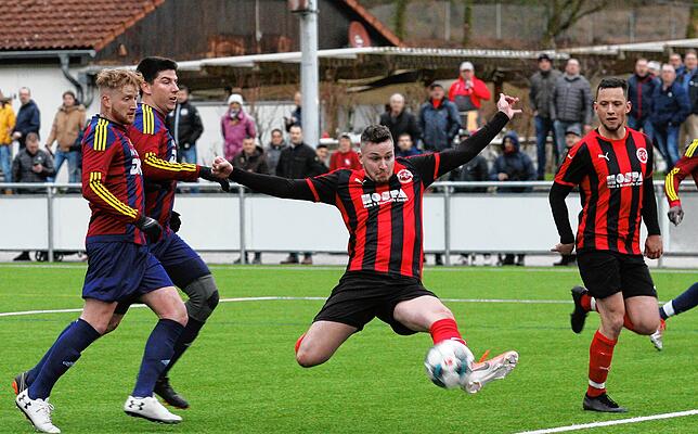Bild 8: FC 08 Bad Säckingen ist enttäuscht nach dem 2:2 gegen den SC Lauchringen &ndash; wir haben die Bilder!