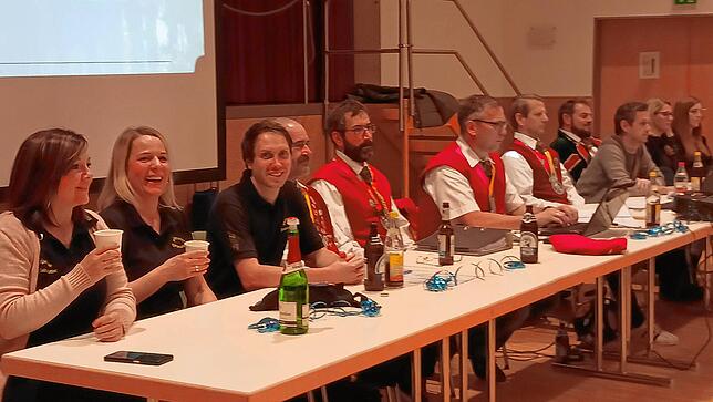 Beste Stimmung bei den Kreenheinstetter Narren. Die Fasnet 2023 kann kommen, mit dem Höhepunkt des großen Narrentreffens im Ort.