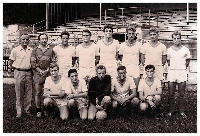Im Spieljahr 1968/69 wurde der FC Tiengen dank einer starken Saison von Dieter Hart Vizemeister in der 2. Amateurliga (heute ...
