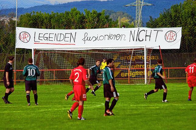 Bild 1: Erinnerungen ans erste Derby des SC 03 Rheinfelden auf der Richterwiese am 13. September 2003