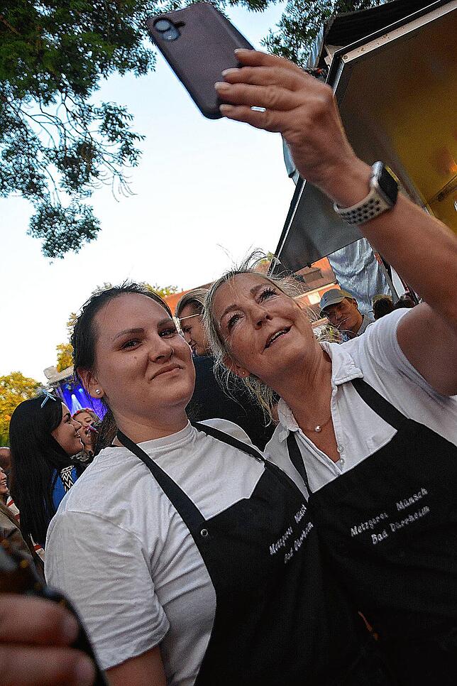 Bild 27: Papis Pumpels sorgen für grandiose Stimmung auf dem Rathausplatz in Bad Dürrheim