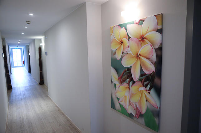 Leinwände vom Format dieses Bildes rechts wurden im Ko&lsquo;Ono jüngst geklaut. Der Aufzug führt von dieser Etage direkt ins Parkhaus.