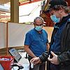 An der Universität Konstanz werden dort entwickelte neuartige PCR-Tests von Studenten analysiert. Ein Forscherteam &ndash; im Bild ...