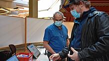 An der Universität Konstanz werden dort entwickelte neuartige PCR-Tests von Studenten analysiert. Ein Forscherteam &ndash; im Bild ...