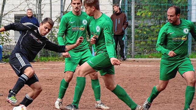 Tippt den kommenden Spieltag: Tannheims Trainer Florian Kreuz (ganz rechts).