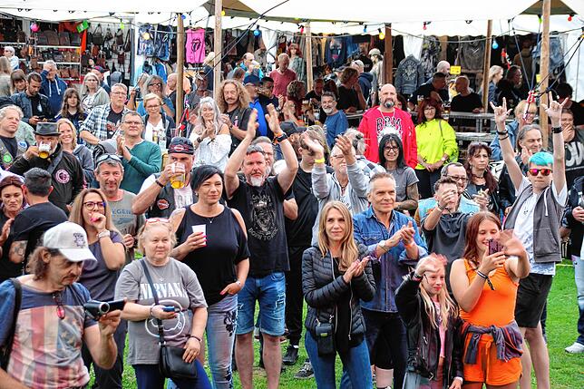 Bild 17: Musik und Motorräder begeistern die Fans