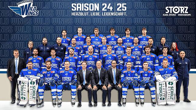 Das Wild Wings-Team der Saison 2024/25: Vordere Reihe von links: Joacim Eriksson, Thomas Larkin, Alexander Karachun, Tim Kehler ...