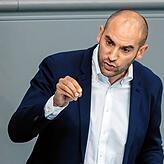 Daniel Bayaz.