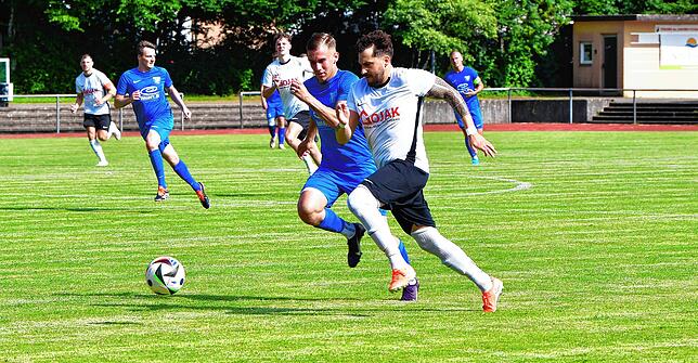 Bild 9: SG FC Wehr/Brennet besiegt den TuS Stetten mit 7:1 – und wir haben Fotos