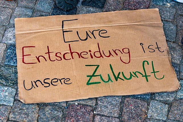 Fridays for Future Demo in Villingen, vom Bahnhof über das Landratsamt, Bickenstrasse, Oberes Tor, Ringanlage bis zur neuen Tonhalle.