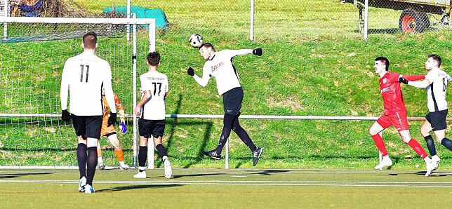 Bild 2: SG FC Wehr/Brennet besiegt den FC Schönau mit 3:0 – und wir haben Bilder!