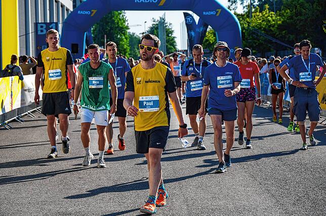 Bild 25: Bilder vom ZF Firmenlauf Start und Zieleinlauf Messegelände