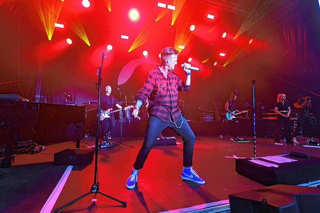 Stimmgewaltig und gefühlvoll: Schlager-Rocker Ben Zucker.