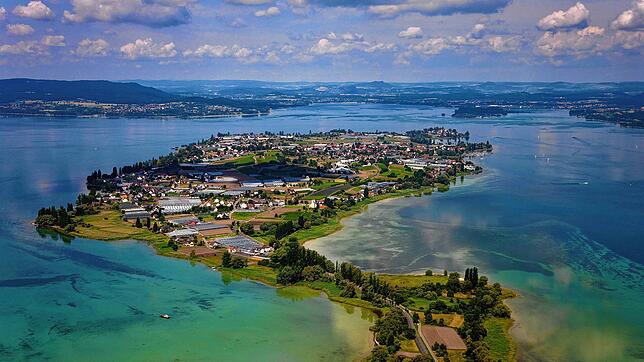 (Archivbild) Auf der Insel Reichenau wird am Dienstag, 27. Juni, ein 12-jähriger Radler verletzt.