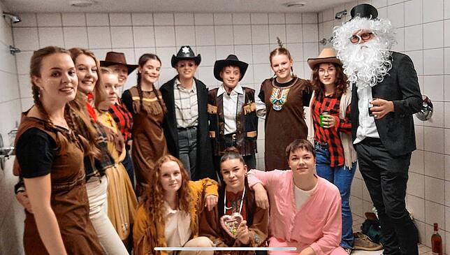 Bild 7: Beste Stimmung beim bunten Abend in Weilheim